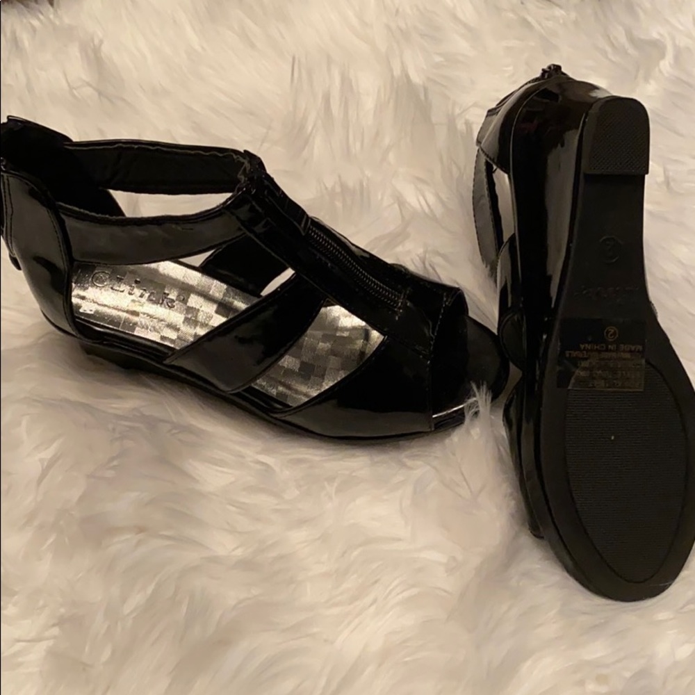 Girl’s wedges